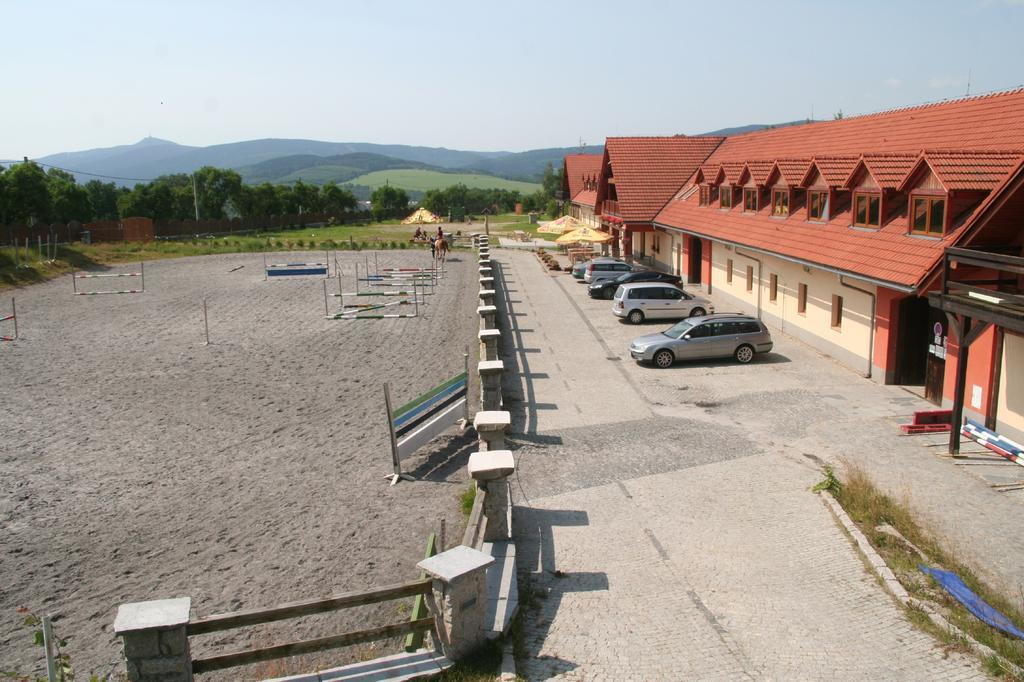 Hotel Farma Vysoka Chrastava エクステリア 写真