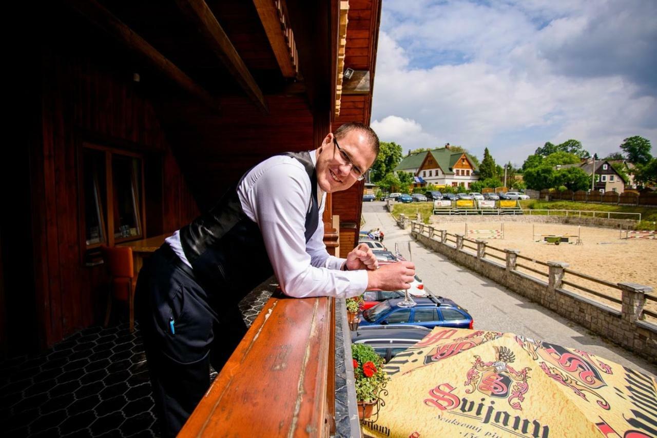 Hotel Farma Vysoka Chrastava エクステリア 写真